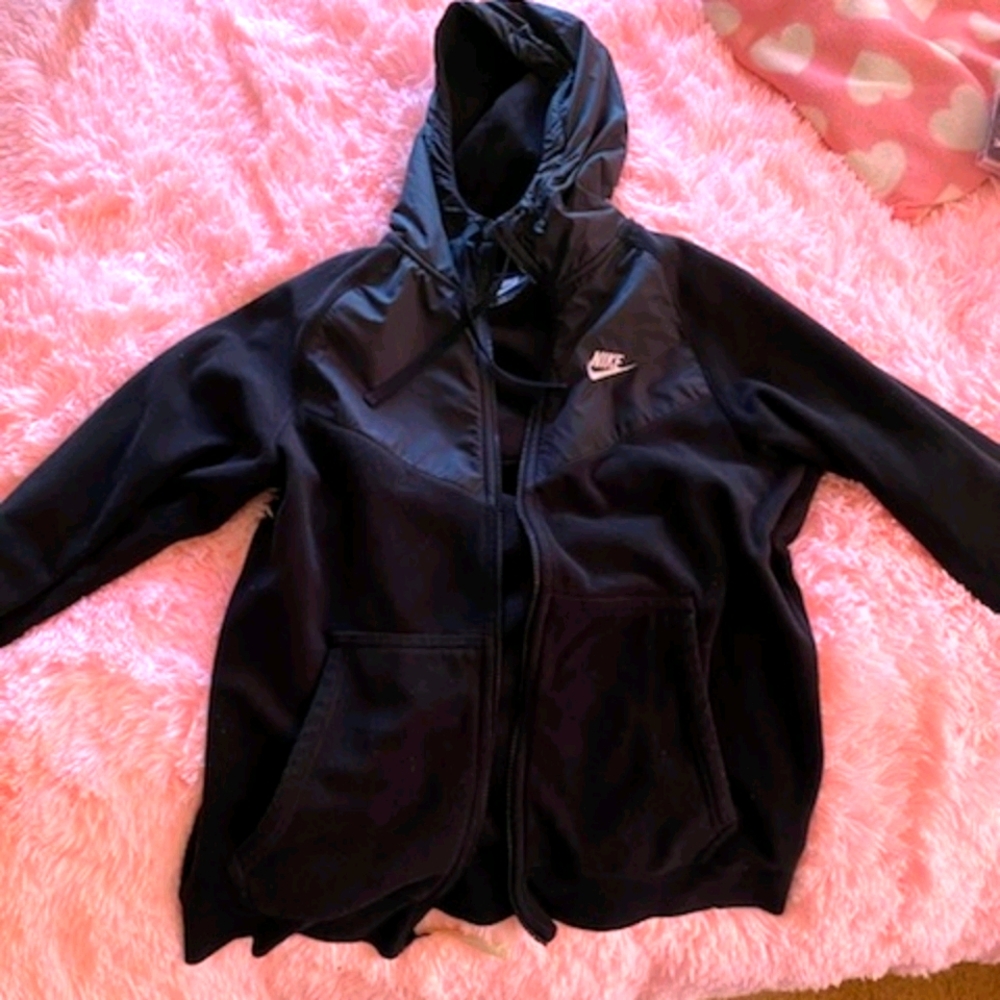 Nike women's windbreaker.Small